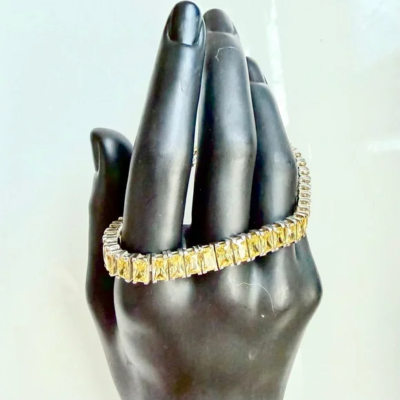 Dazzling Sterling Silver 925 Yellow Gemstone Tennis Bracelet Box Clasp - Picture 8 of 8